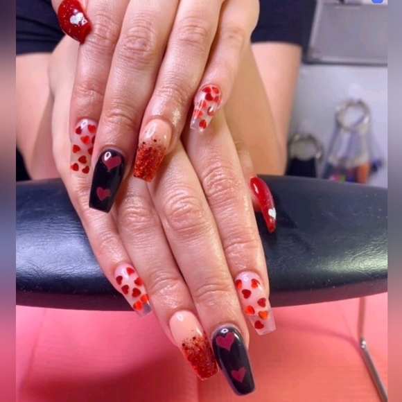 FREE ❤️ 1 Box Red and silver heart-shaped nail art - Picture 5 of 6